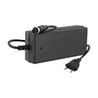 CHARGEUR DE BATTERIE TROTTINETTE 58,8V CHARGE RAPIDE (CONNECTEUR GX16 - 3 BROCHES)